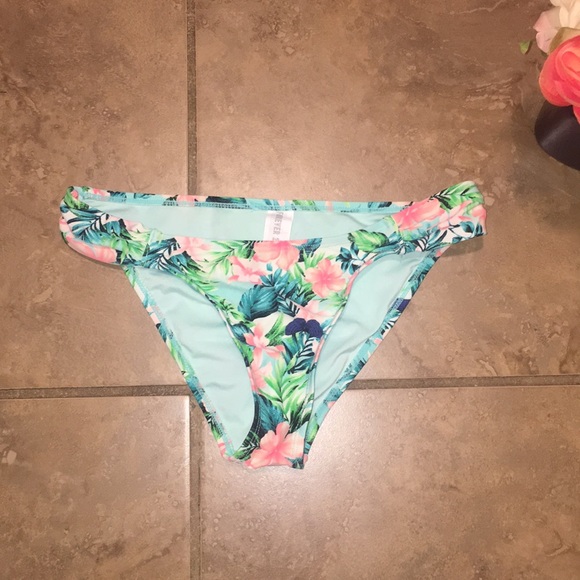 Forever 21 Floral Swim Bottoms Size Medium - Picture 1 of 6